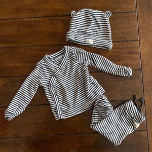 Baby Gap kimono set